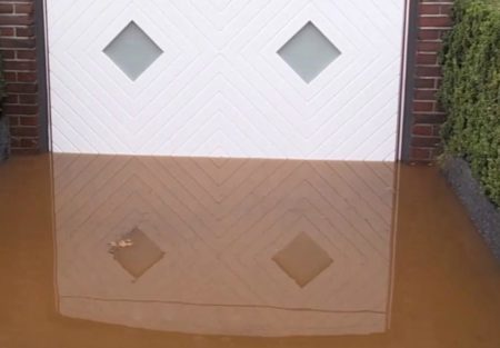 AquaLOCK® – „*hochwasserbeständiger“ Schutz für Ihre Garage - Storke