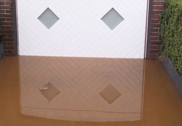 AquaLOCK® – „*hochwasserbeständiger“ Schutz für Ihre Garage - Storke